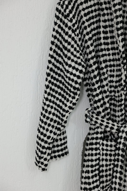 THICK BLACK&WHITE BATHROBE image 1