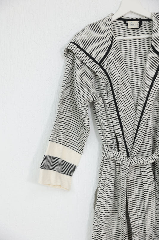 COTTON WHITE&BLACK BATHROBE image 1