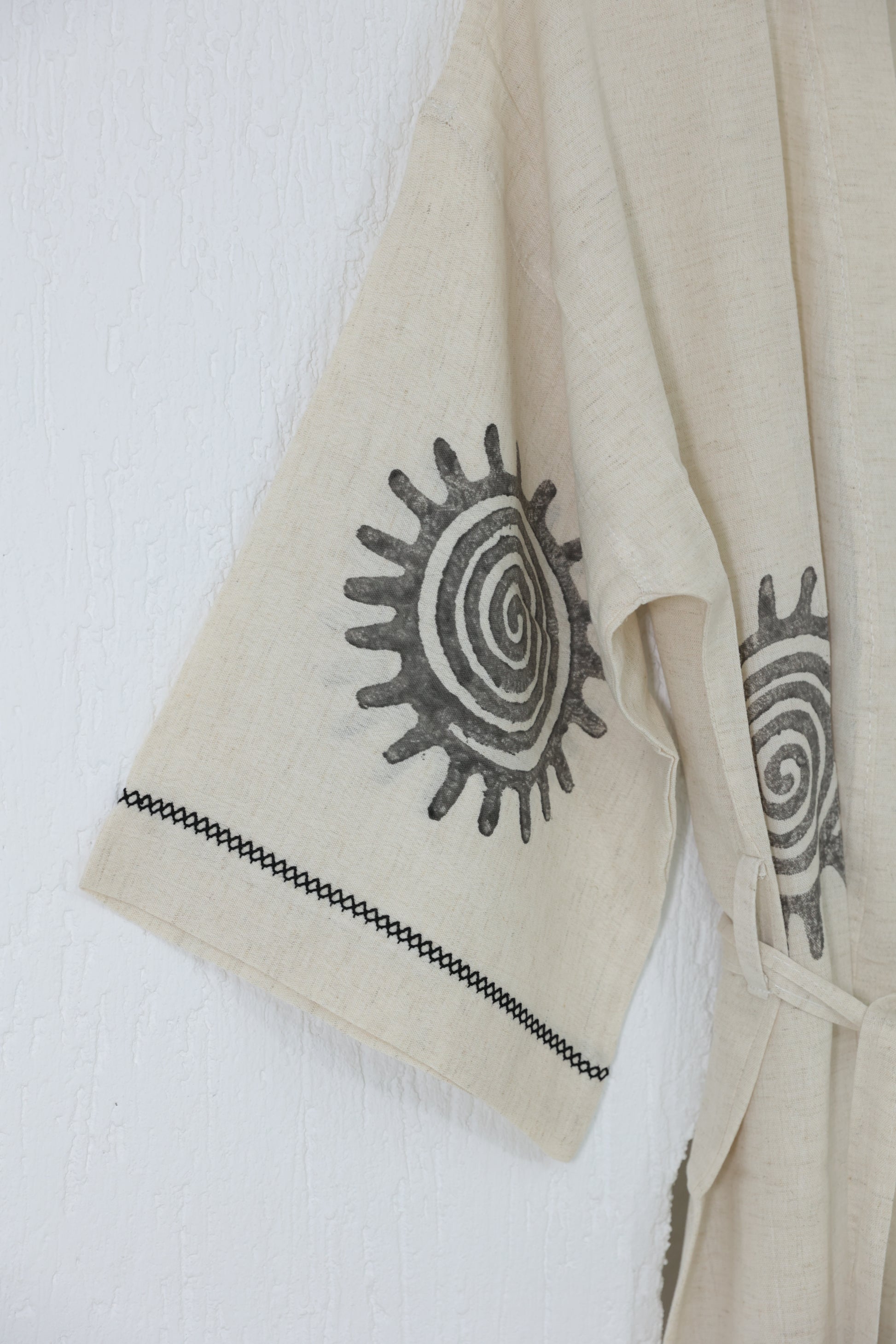 LINEN BATHROBE image 2