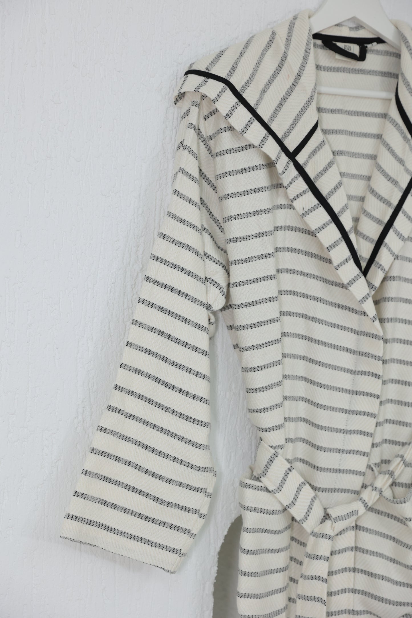 COTTON BLACK&WHITE BATHROBE image 1