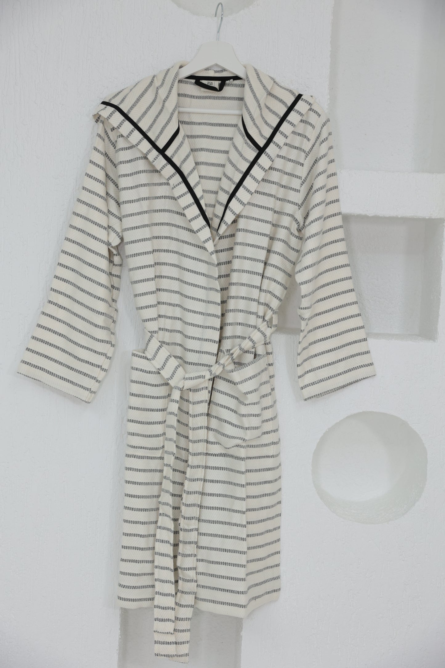 COTTON BLACK&WHITE BATHROBE image 2