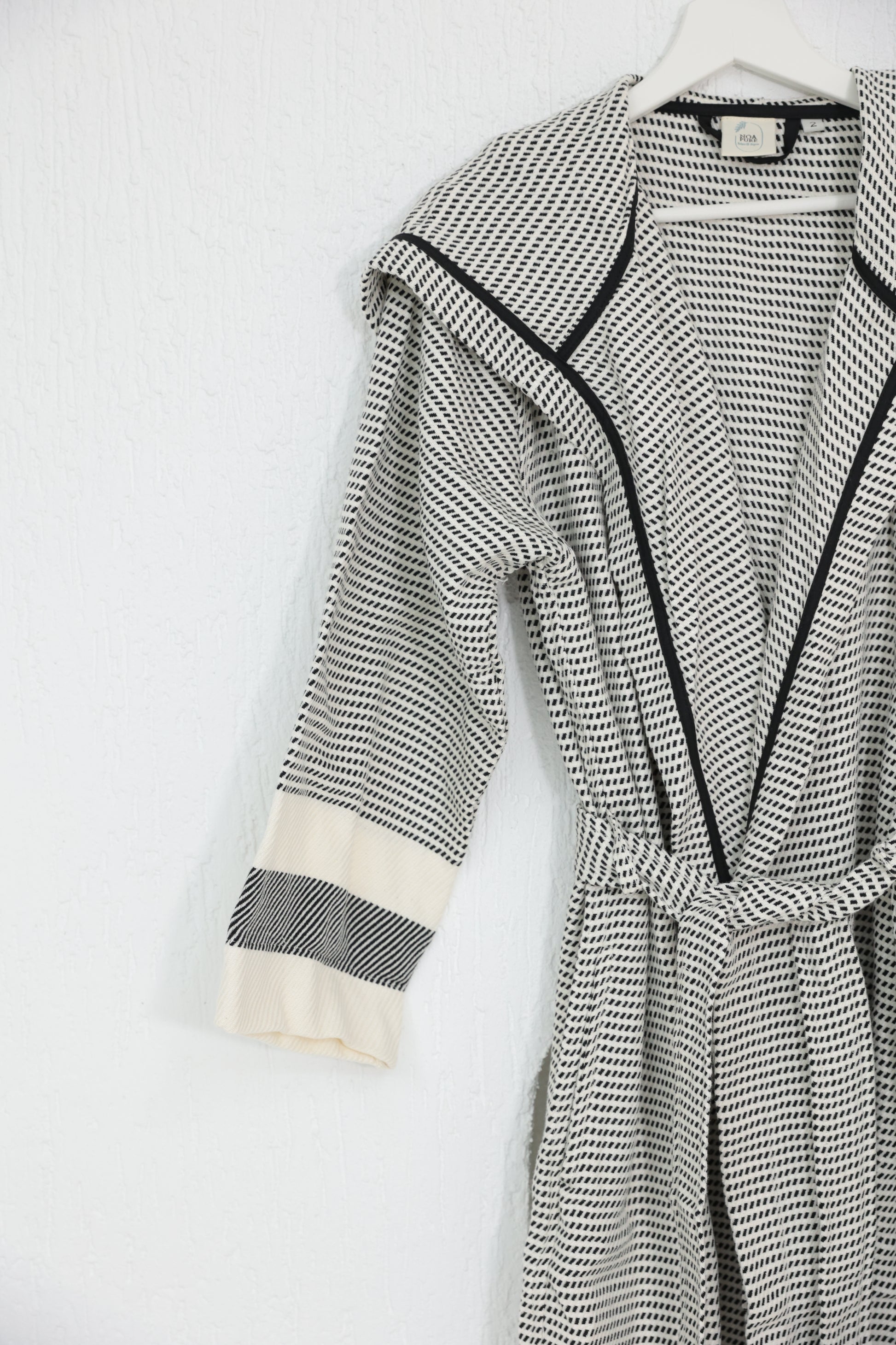 COTTON WHITE&BLACK BATHROBE image 1