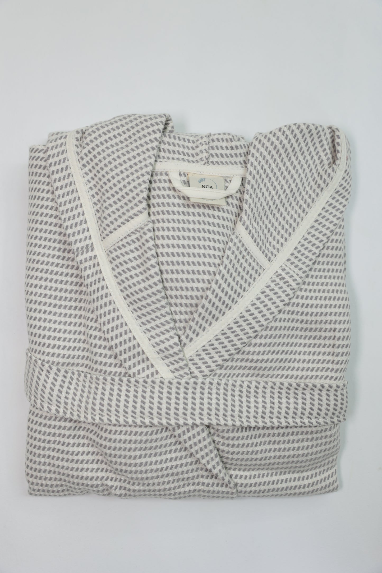 COTTON GRAY&WHITE BATHROBE image 2