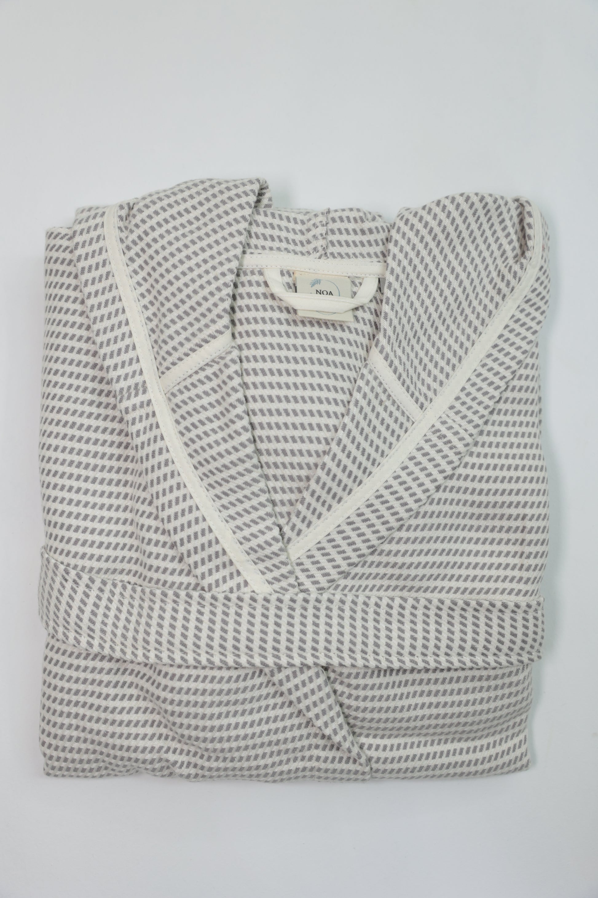 COTTON GRAY&WHITE BATHROBE image 2