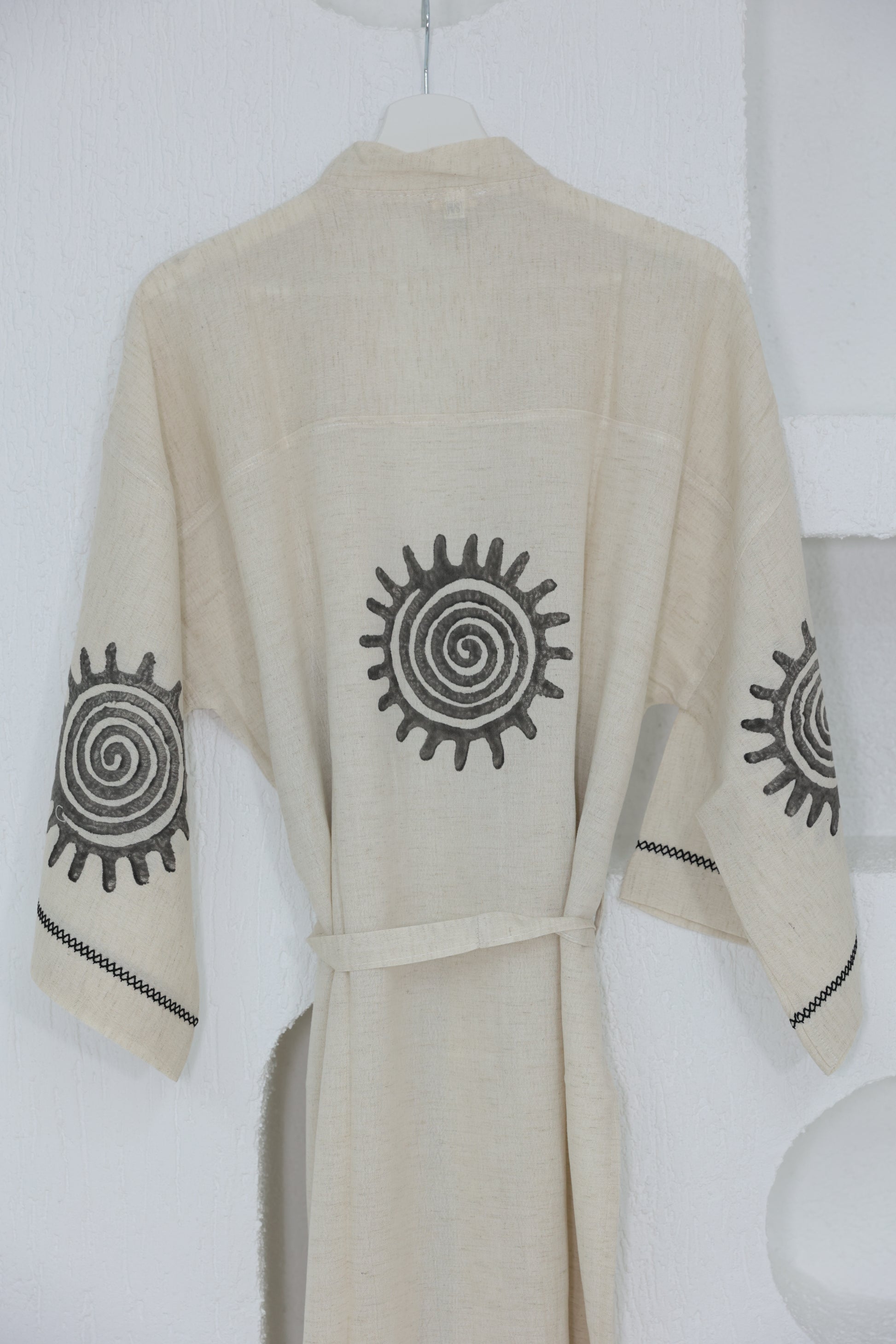 LINEN BATHROBE image 1
