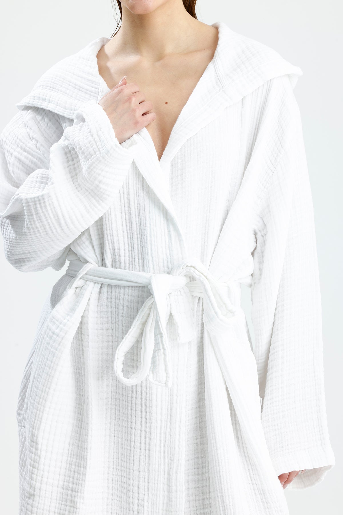 MUSLIN WHITE BATHROBE image 5