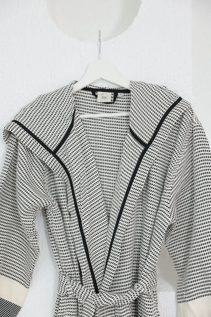 COTTON WHITE&BLACK BATHROBE image 3