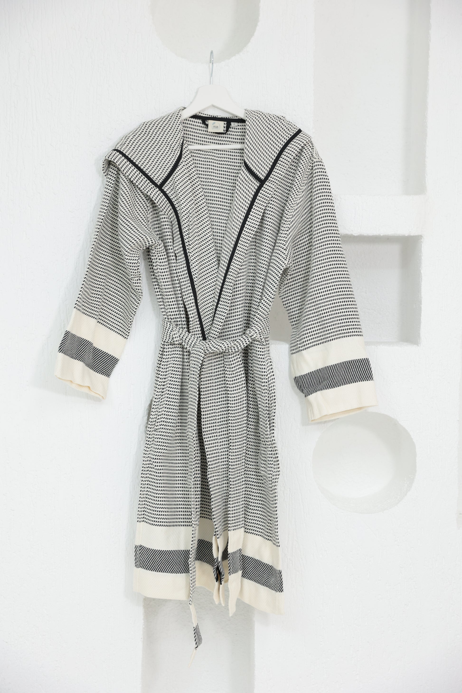 COTTON WHITE&BLACK BATHROBE image 4
